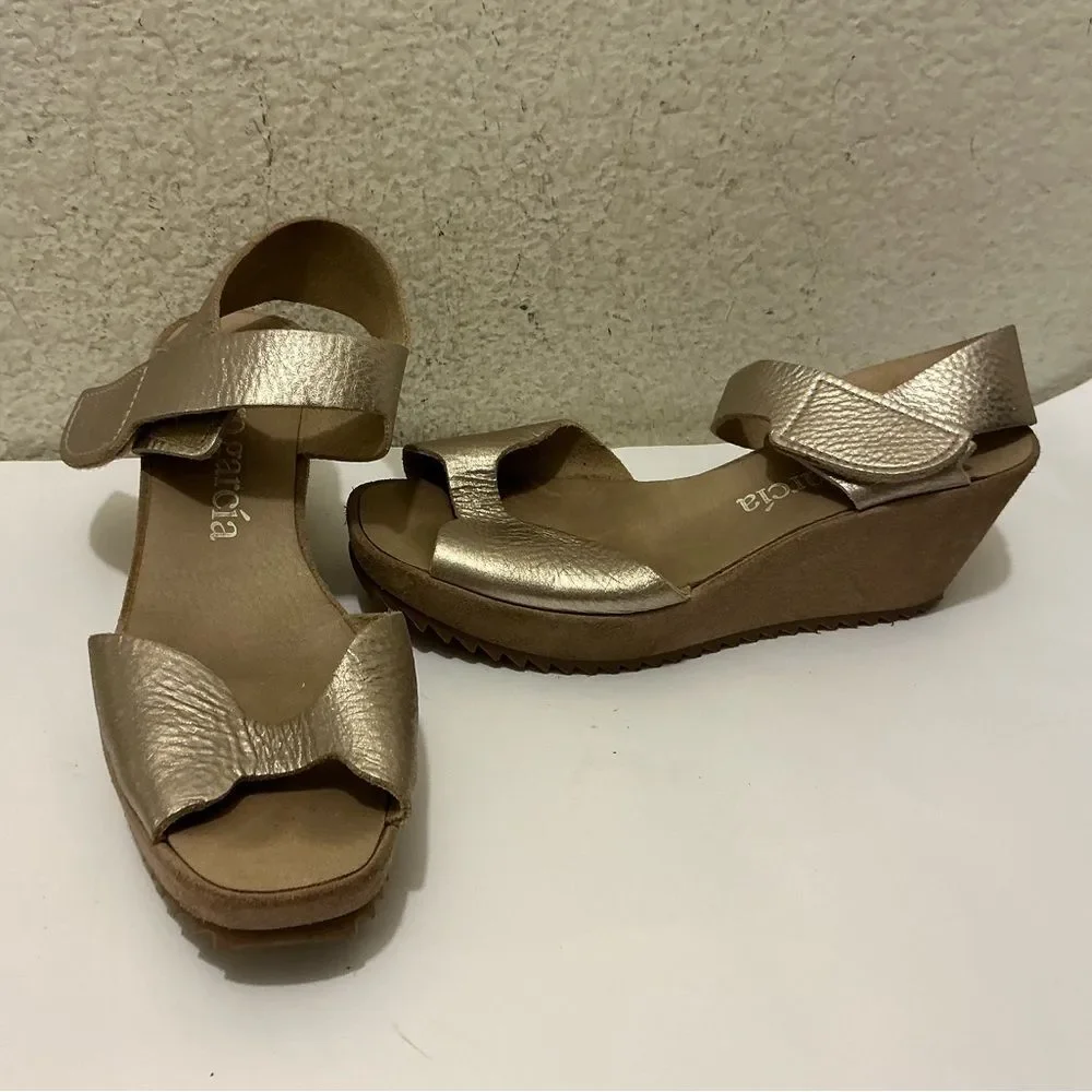 Pedro Garcia Metallic Gold Wedge Sandals with Bow Accent size 10N
